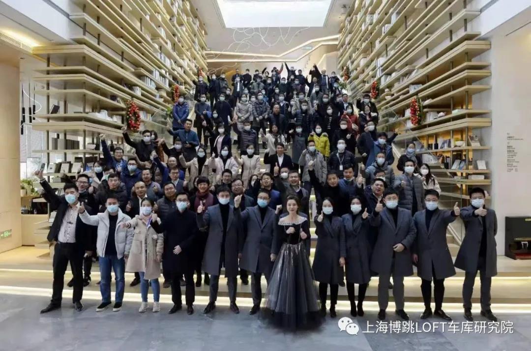 抚顺全国一百多人在华侨城汉口道6号参观研讨LOFT专利车库技术！